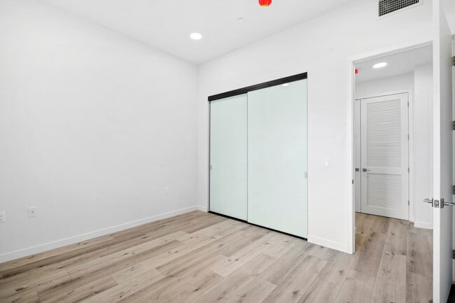 Building Photo - 4707 Fulton Ave