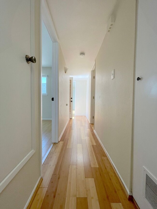 Building Photo - Single-Story Condo Steps from OC Fairgrounds & Minutes to Eastside Costa Mesa