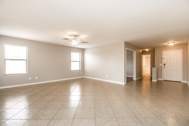 Building Photo - 6145 S Wilson Dr