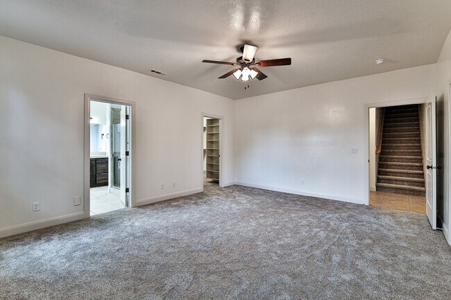 Building Photo - 2478 E Springs Dr