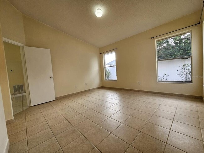 Building Photo - 1202 Regal Ridge Dr