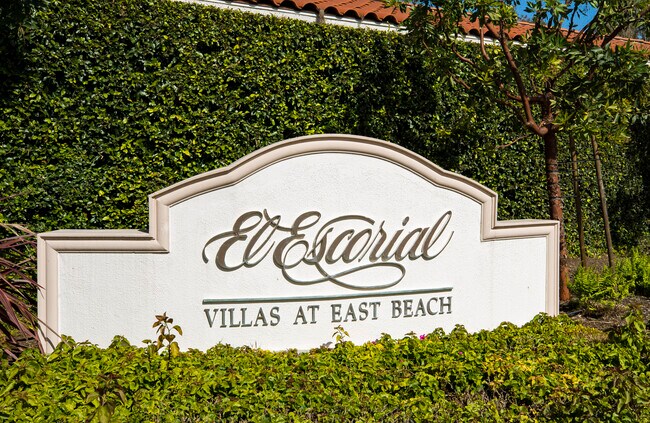 Building Photo - 401 Por La Mar Cir