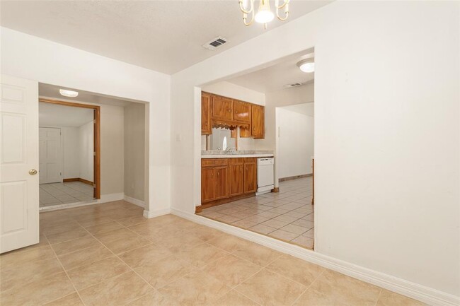 Building Photo - 1306 Zora St
