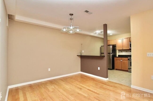 Building Photo - 116 Chariot Ct