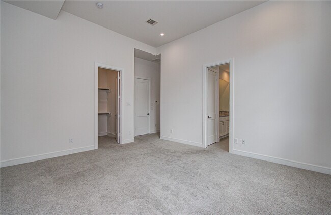 Building Photo - 8930 Spring Knoll Forest Dr