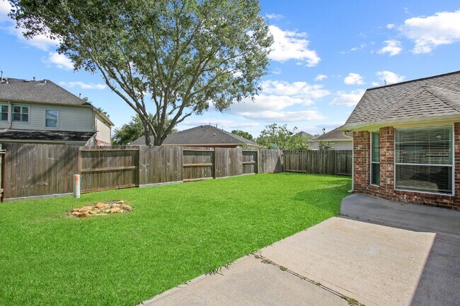 Building Photo - Gorgeous 4/2 Home in the Villages of Edgewater Estates with Soaring Ceilings and 2 Flex Rooms!
