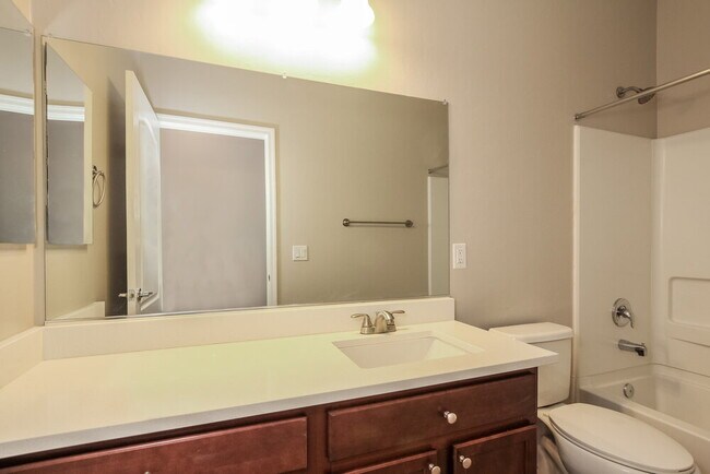 Building Photo - 6269 S Reed Bunting Dr