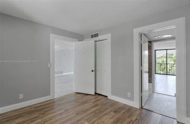 Building Photo - 501 SW 11th Pl