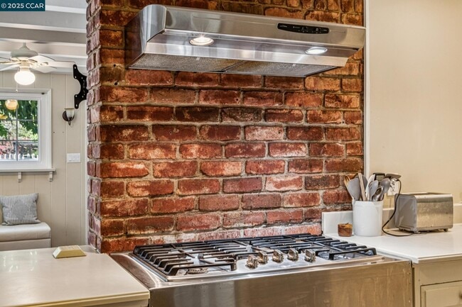 Building Photo - 521 El Pintado Rd