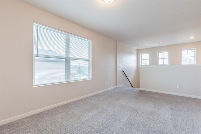 Building Photo - 746 Farmers Dell