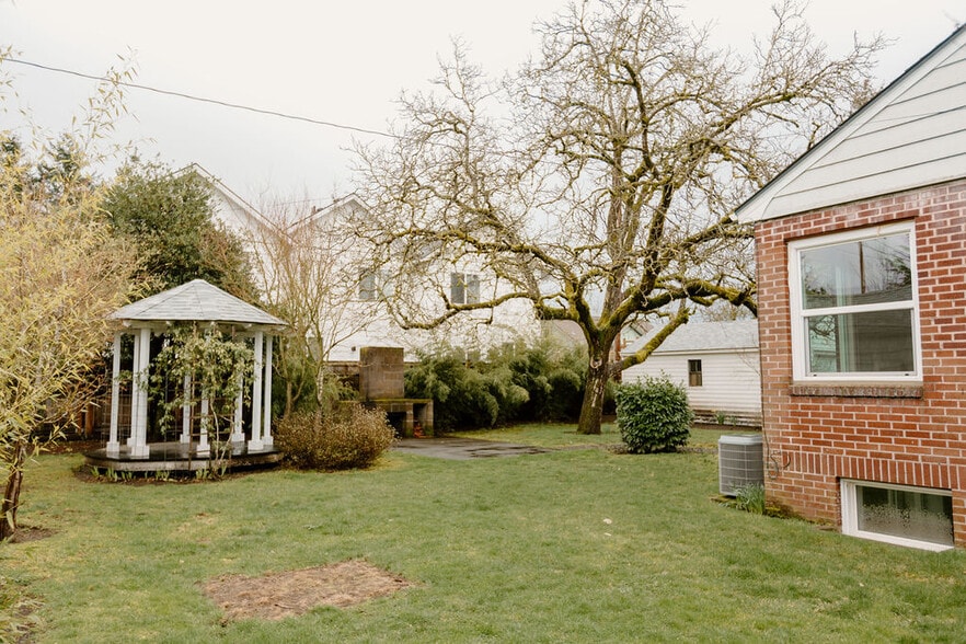 Building Photo - 3200 SE 78TH AVE