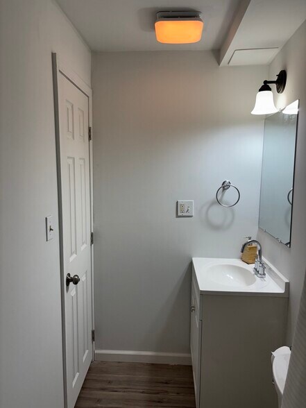 Building Photo - 2604 Quincy Adams Dr