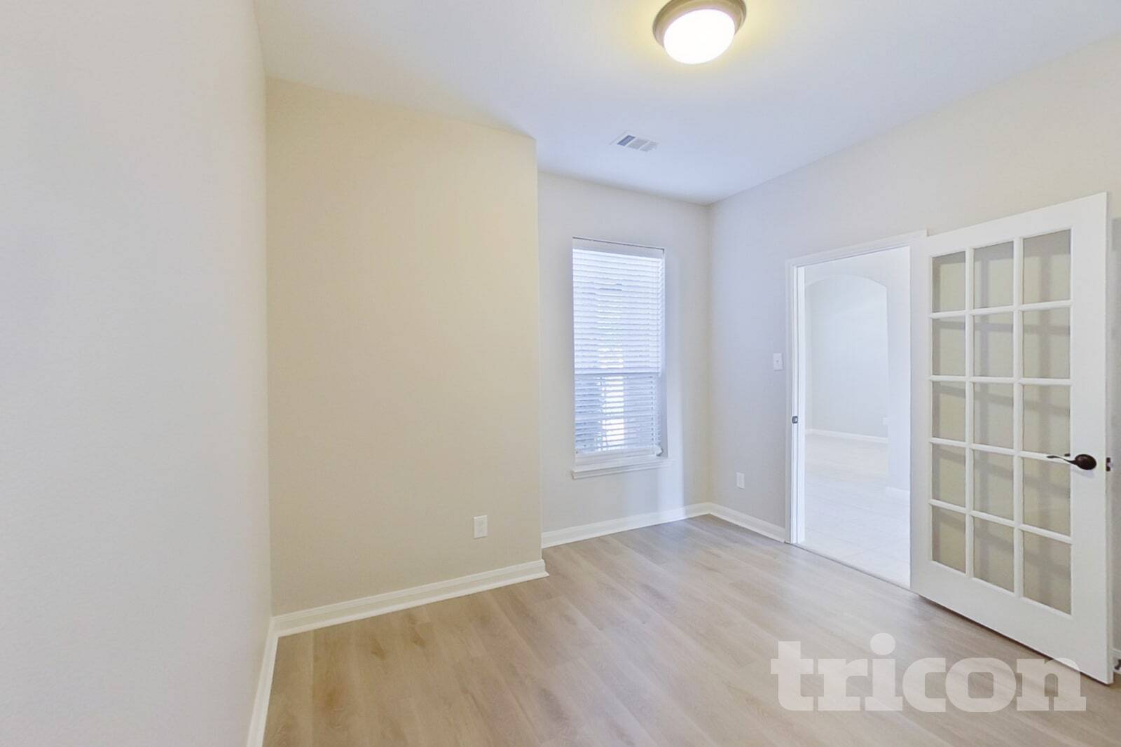 Building Photo - 616 Meadow Springs Dr