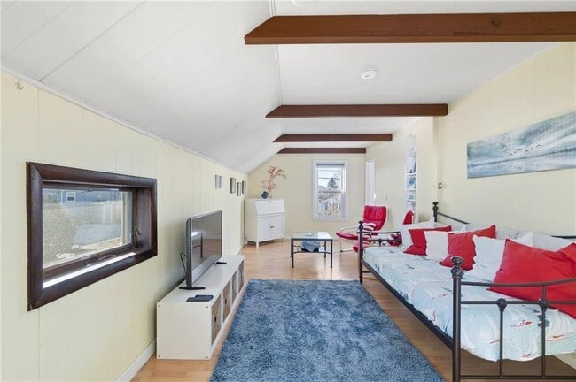 Building Photo - 15 Cedar Ave