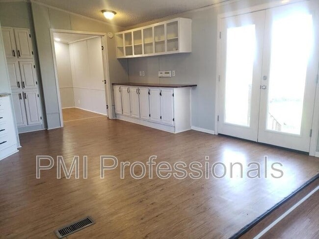 Building Photo - 934 Cranor Rd