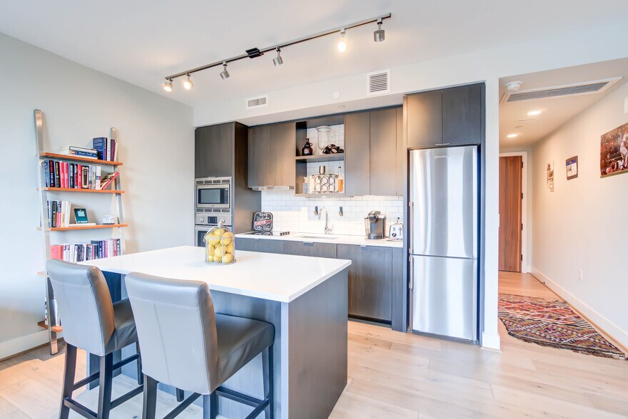 Building Photo - 1300 4th St SE