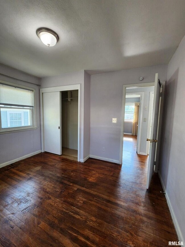 Building Photo - 3235 W 16th St