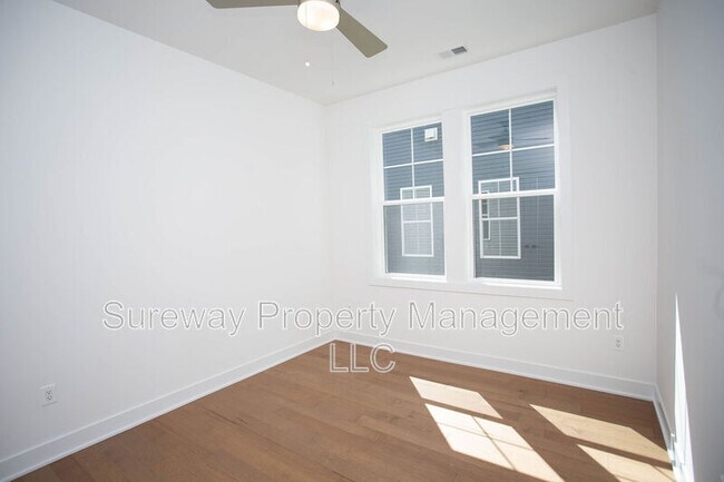 Building Photo - 7 Cole Pl