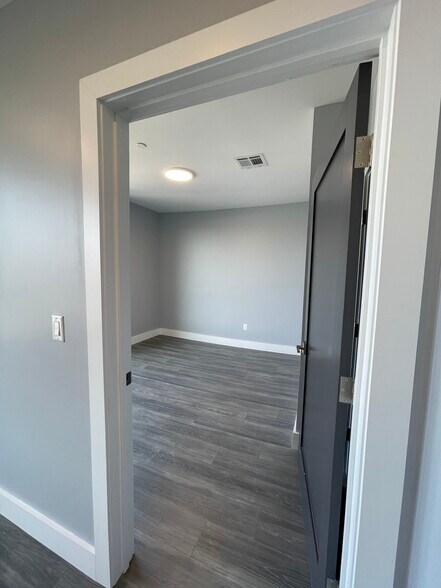 Building Photo - 367 Western Ave