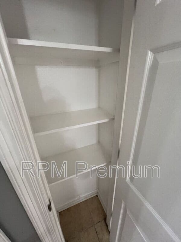 Building Photo - 5149 Baker Blvd