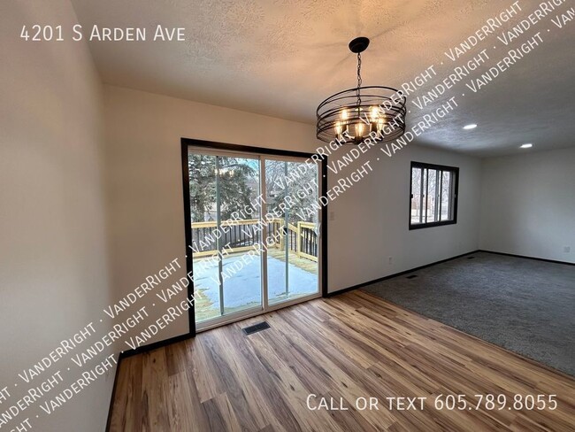 Building Photo - 4201 S Arden Ave