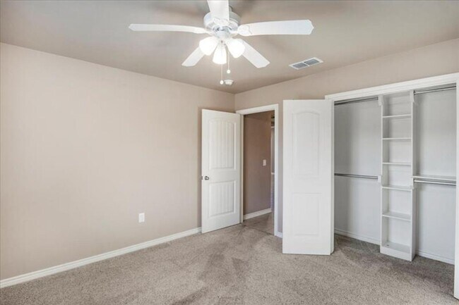 Building Photo - Stonebridge Villas #4052