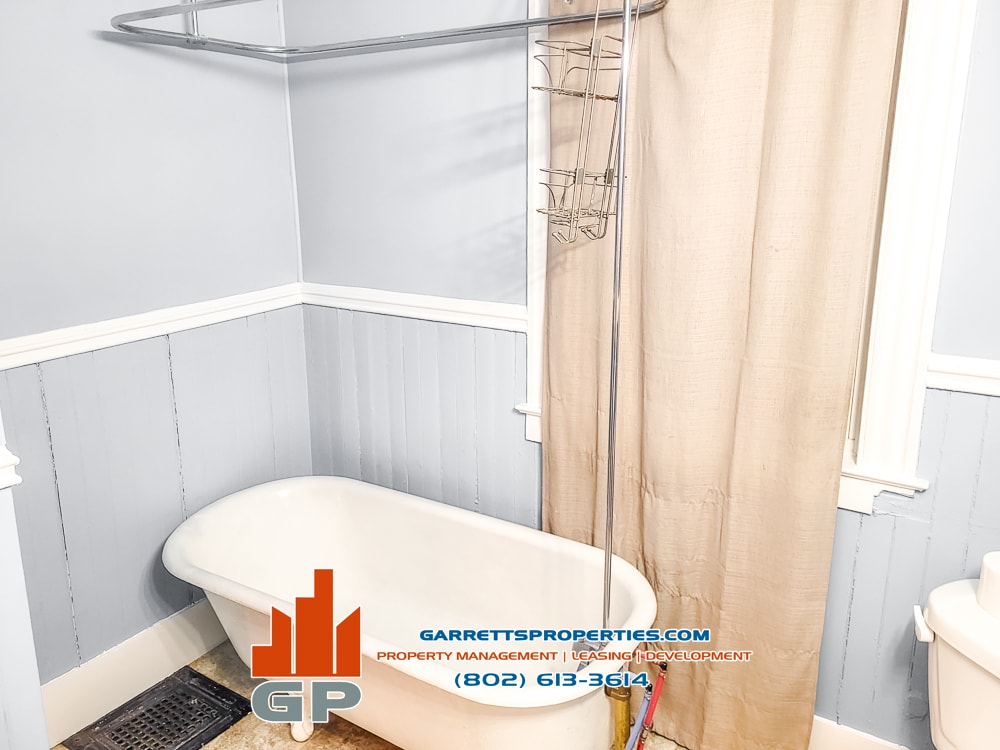 Building Photo - 36 Maple Ave