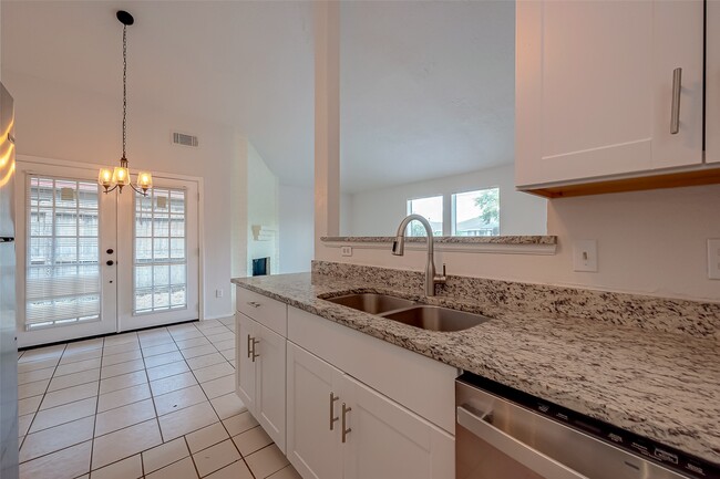 Building Photo - 11009 Crenchrus Ct