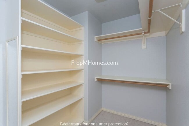 Building Photo - Charming Four Bedroom Bethany Home w/ Fully Fenced Yard!
