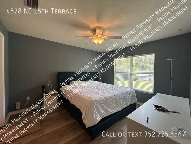 Building Photo - 4578 NE 15th Ter