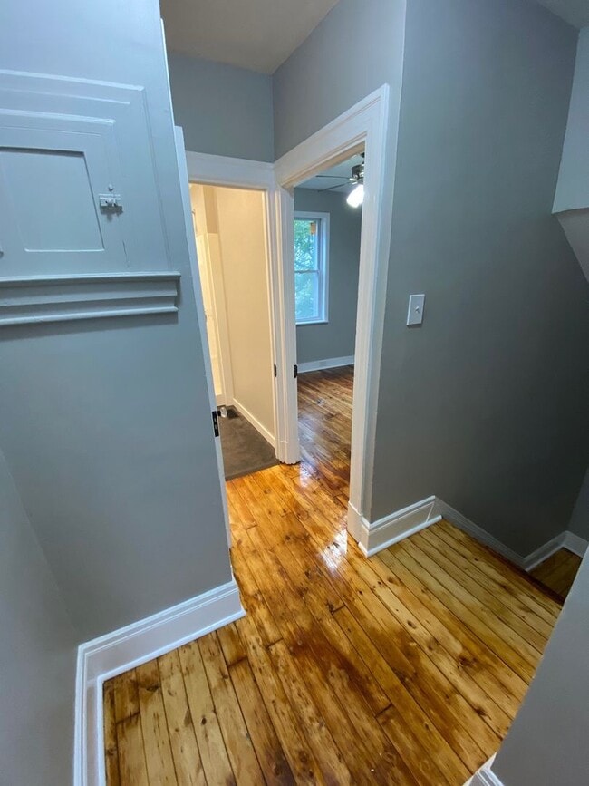 Building Photo - Modern 2-Bedroom with Central Air, In-Unit Laundry & Pet Friendly Living