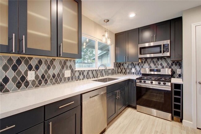 Building Photo - 8808 Clarewood Dr