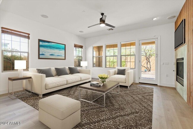 Building Photo - 9356 E Horseshoe Bend Dr