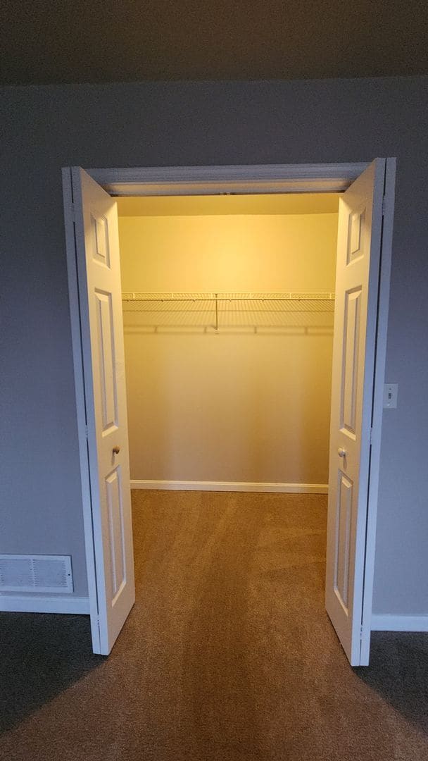 Building Photo - Affordable 2 bedroom / 1 bathroom townhome.