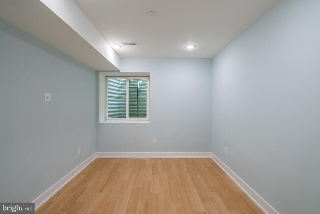 Building Photo - 1220 N Taney St