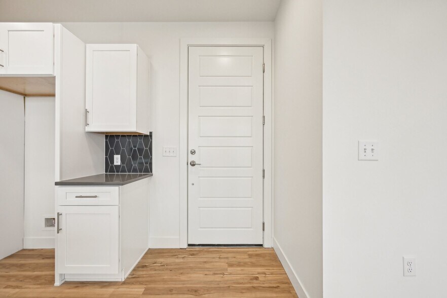 Building Photo - 2899 W 52nd Ave