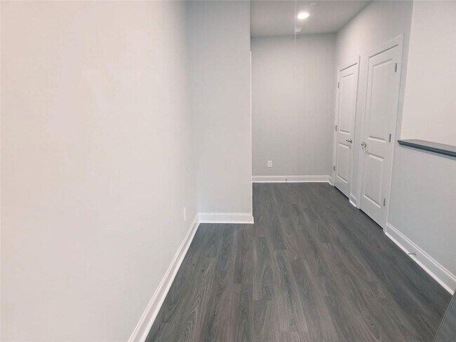 Building Photo - 8020 Linfield Way