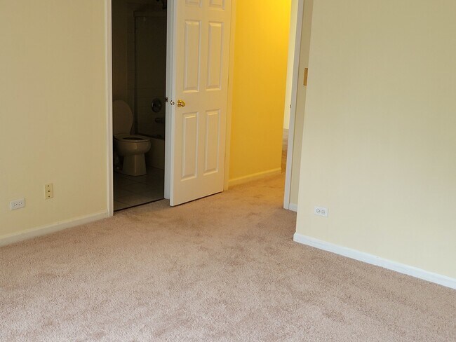 Building Photo - 3073 Kentshire Cir