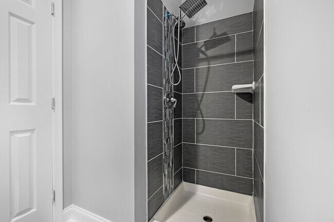 Building Photo - Coming SOON - PIGTOWN 2 Bedroom 2 Bathroom...