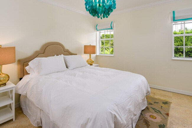 Building Photo - 222 Miraflores Dr