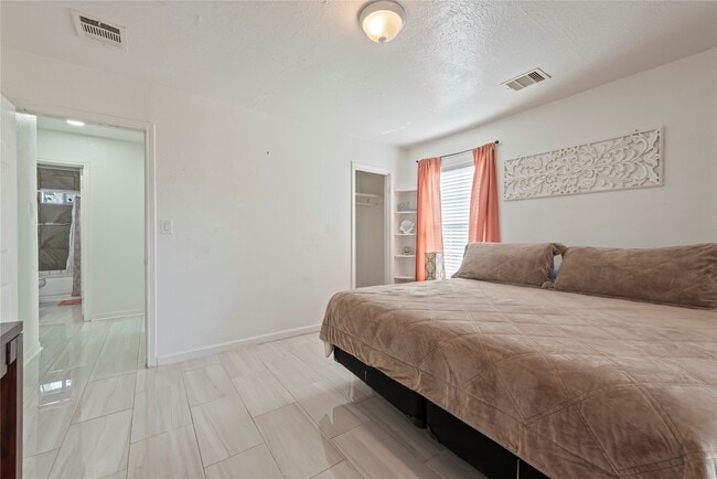 Building Photo - 1310 Harris Way