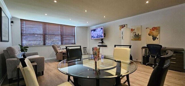 Building Photo - 2965 Pharr Ct S Northwest