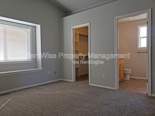 Building Photo - 5308 N Cortona Way