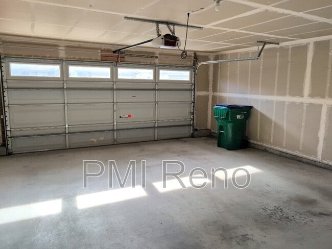 Building Photo - 10719 Grayslake Dr