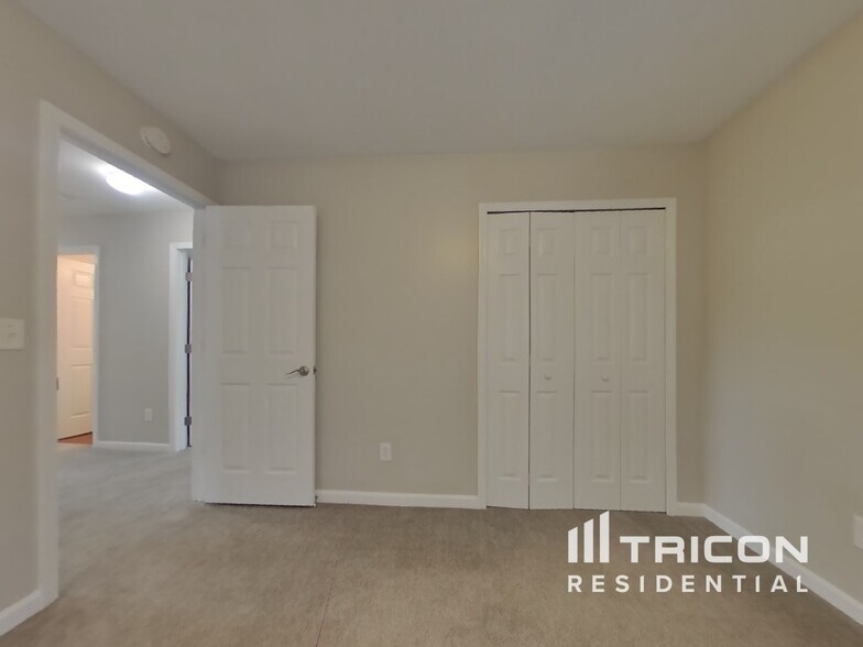 Building Photo - 3124 Delacorte Dr