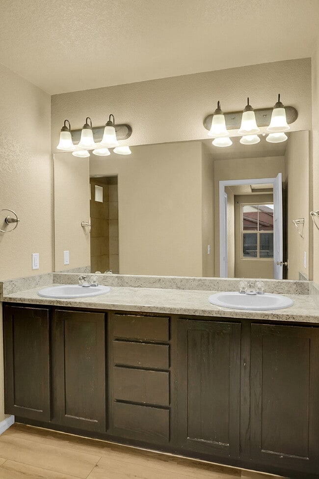 Building Photo - $2,400.00 - 4 Bed, 3.5 Bath Home in CO Springs with Great Community Amenities!