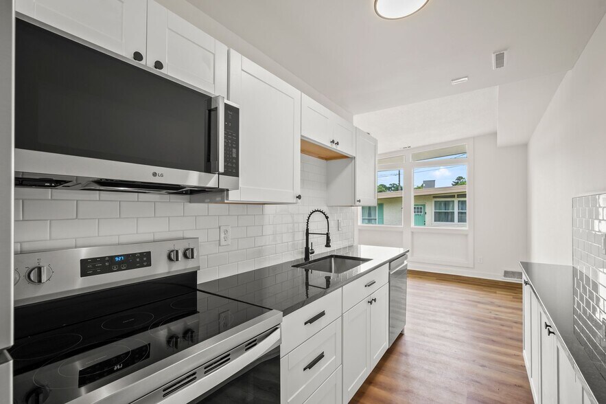 Building Photo - 3761 Avera Ave