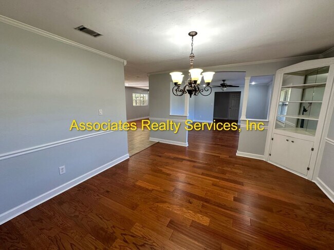 Building Photo - Beautiful Large Home with Screened Pool in Buckingham West!