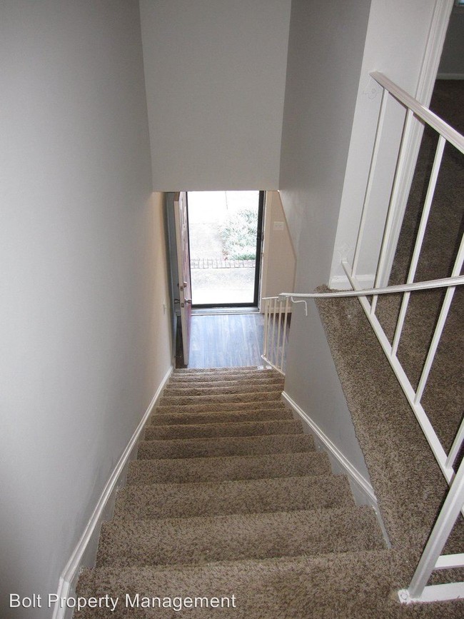 Building Photo - 1127 Rutherford Rd