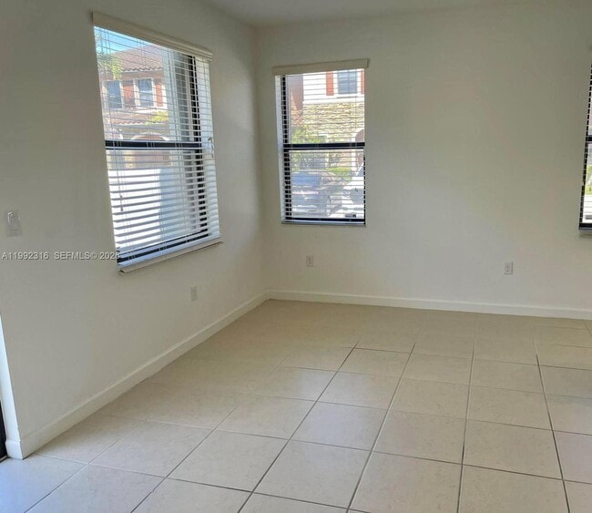 Building Photo - 8952 W 35th Ln